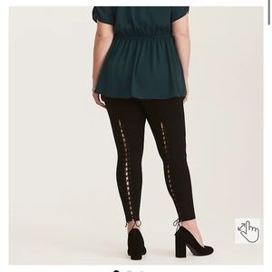 TORRID Lace up back pants, black, Size 2